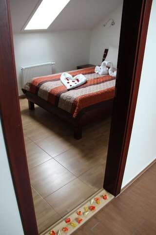 Курортные отели Gargždų pramogos Гаргждай Двухместный номер с 1 кроватью и собственной ванной комнатой-1